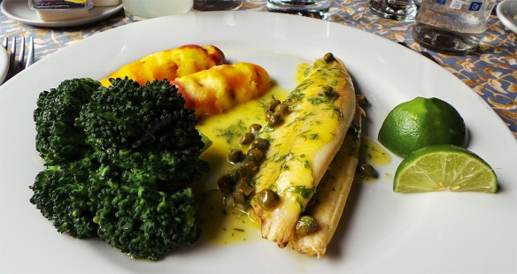 Almuerzo Huayoccari.jpg