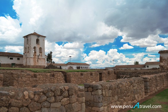 Chincheros Perú A Travel.jpg