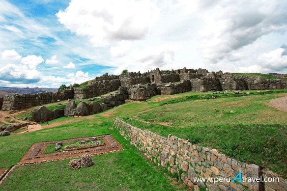 Sacsayhuaman Perú A Travel.jpg