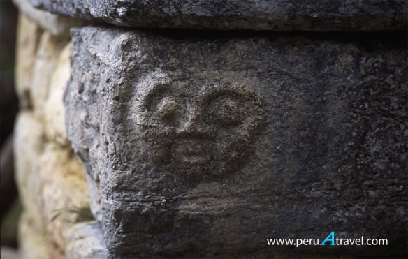 Geroglifo cara humana alto relieve kuelap chachapoyas peruatravel.png