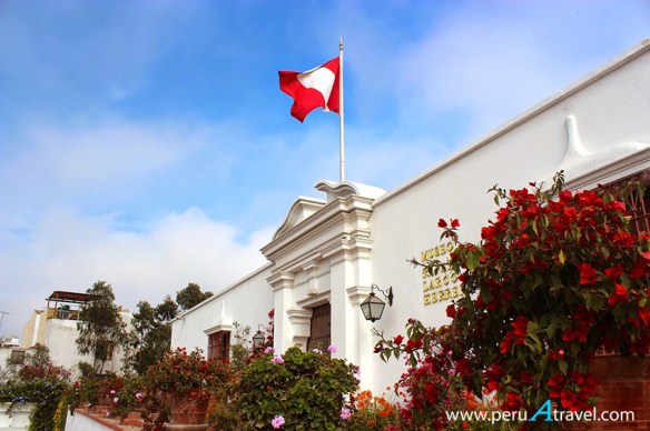Museo Larco fachada peruatravel.jpg